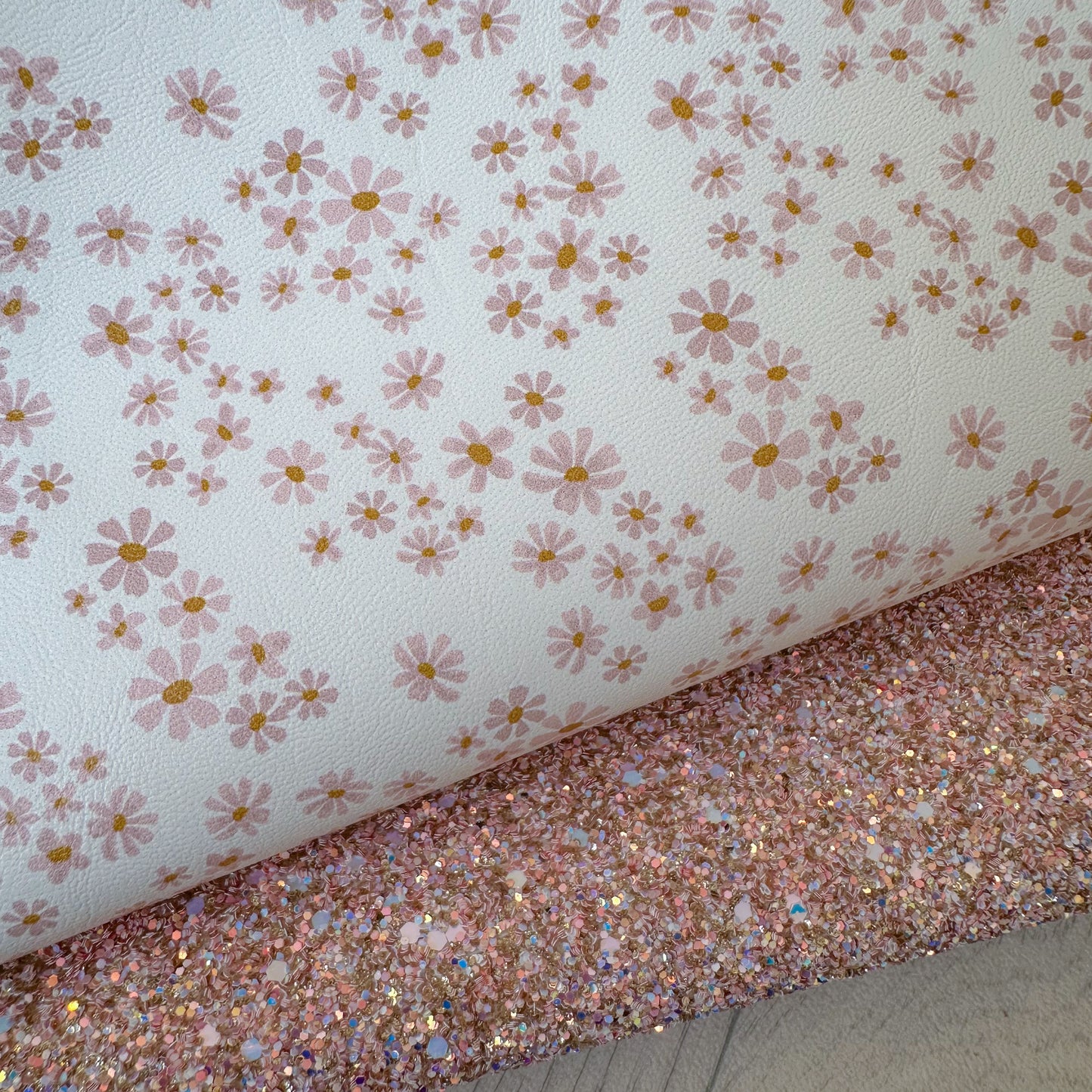 Pink Daisys Glitter Duo