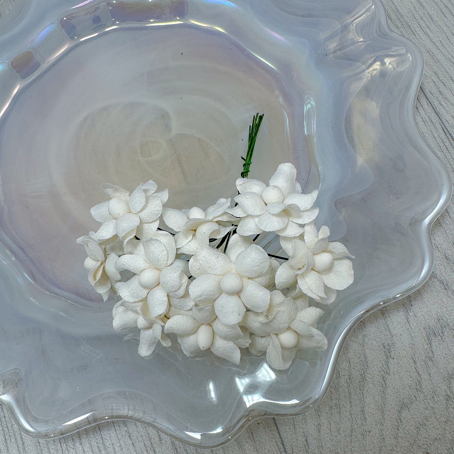 BOGOF White Cottage Sweetheart Blooms Mulberry Flowers 25mm (10)