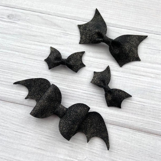 PREORDER JUNE Vampie Bow Die Glitter Glitter On The Wall Exclusive