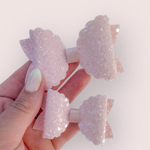 PREORDER DECEMBER Scalloped Beauty Bow 2.5&3.5" Die Glitter Glitter On The Wall Exclusive