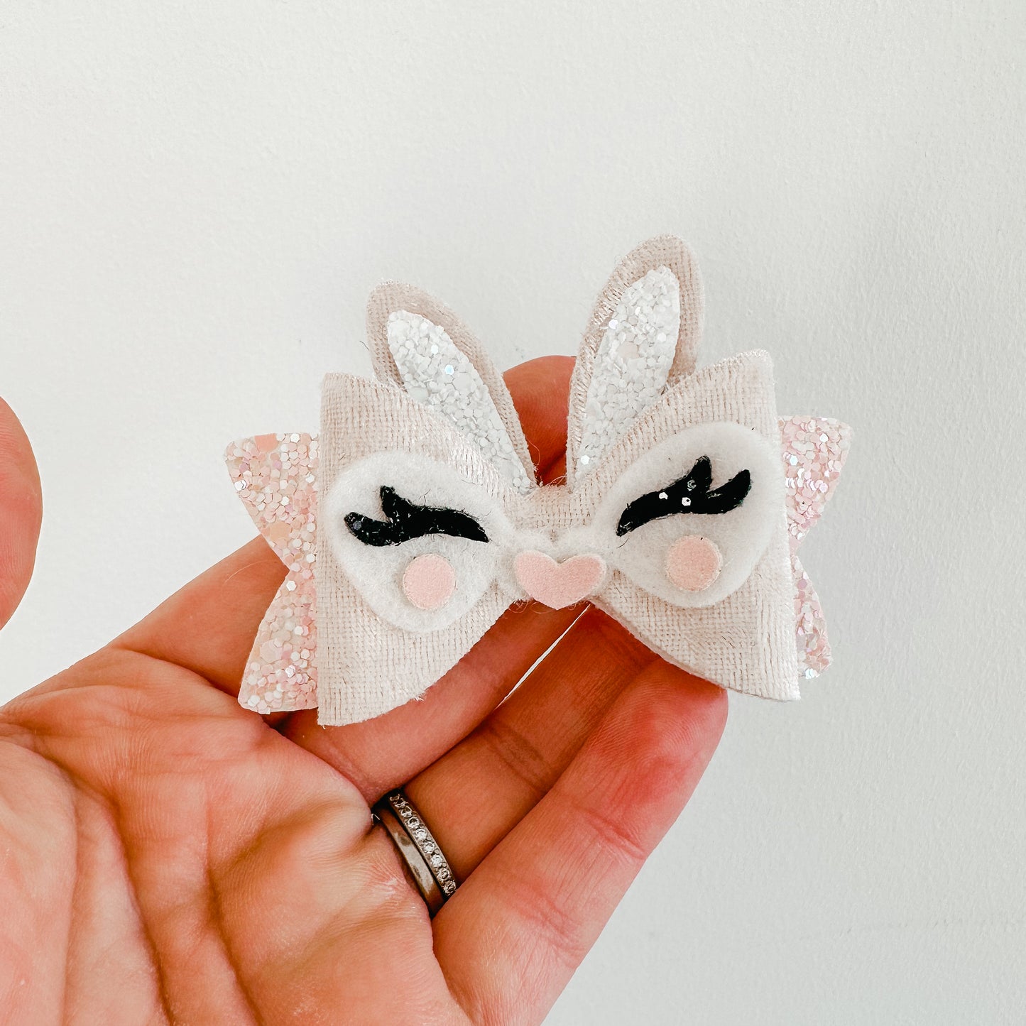 Beatrix Bunny Bow Die Glitter Glitter On The Wall Exclusive