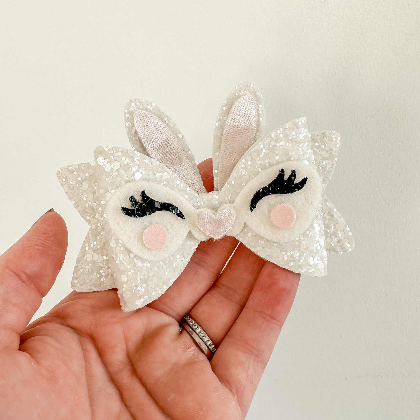 Beatrix Bunny Bow Die Glitter Glitter On The Wall Exclusive