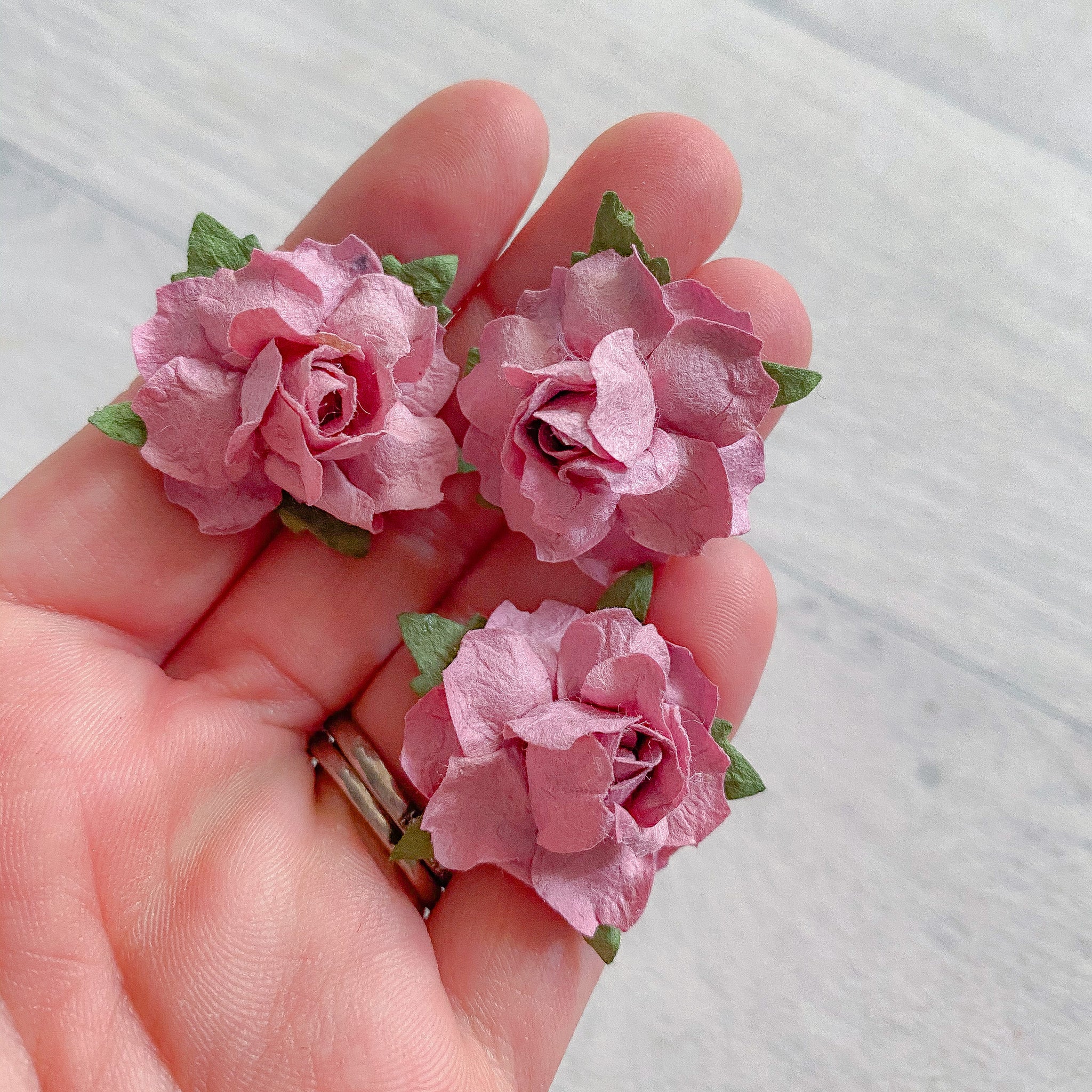 Dusky Pink Modern Rose Mulberry Flowers 25mm (10)