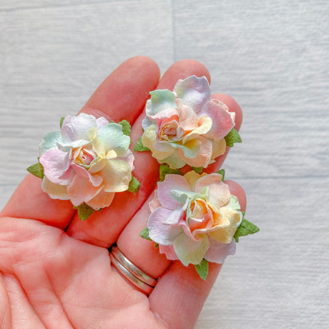 Unicorn Modern Rose Mulberry Flowers 25mm (10)