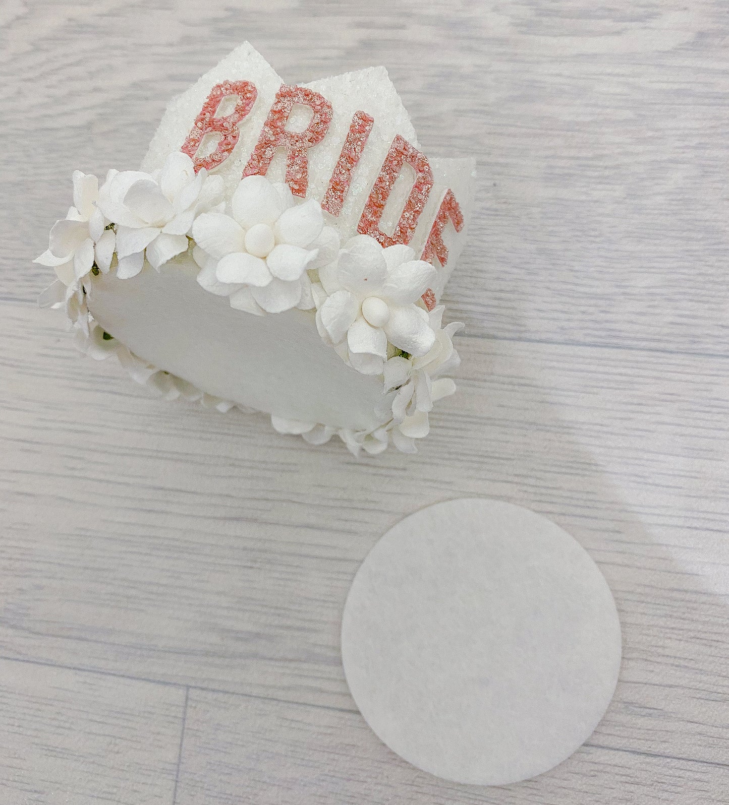 Base For Crown & Party Hat Dies Glitter Glitter On The Wall Exclusive
