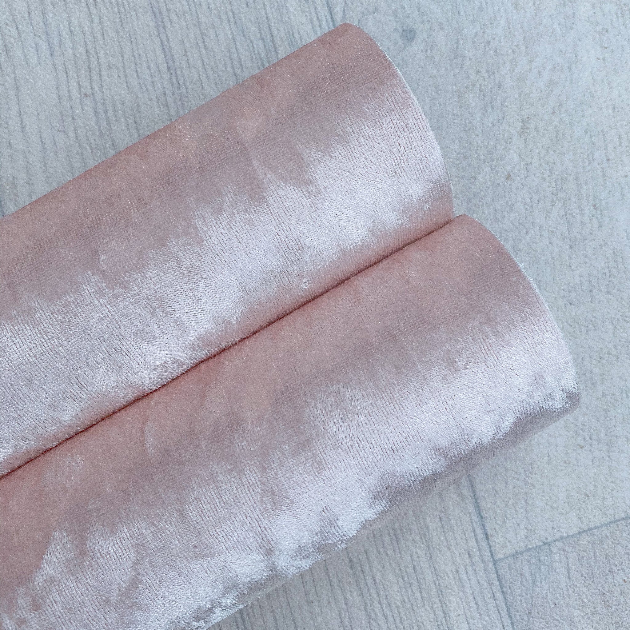 Crushed velvet pale pink sheet