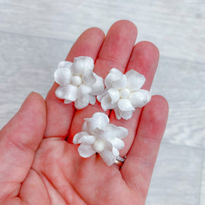BOGOF White Cottage Sweetheart Blooms Mulberry Flowers 25mm (10)