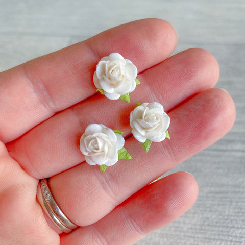 Mini White Open Rose Mulberry Flowers 10mm (20)