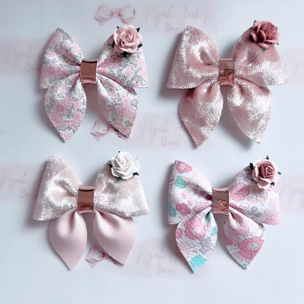Loveable Bow Die Glitter Glitter On The Wall Exclusive